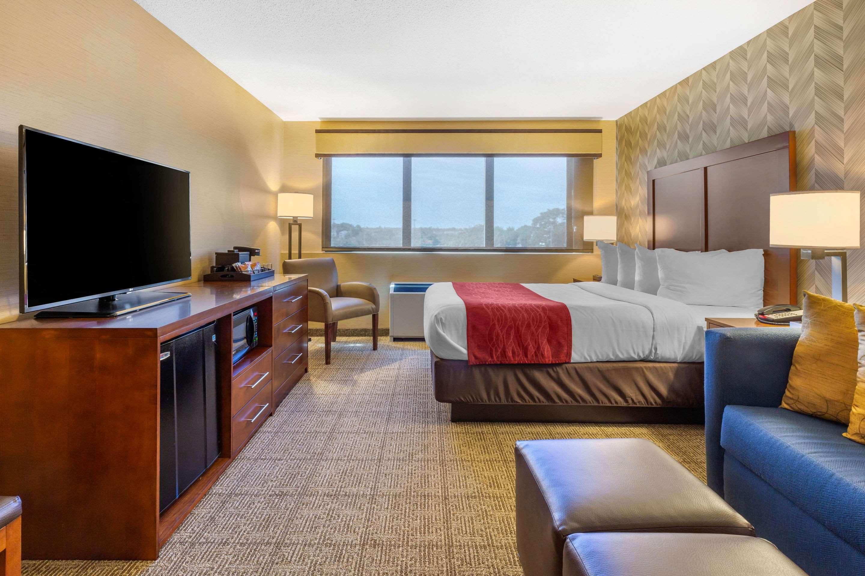 Comfort Inn & Suites Logan International Airport Revere Exterior foto