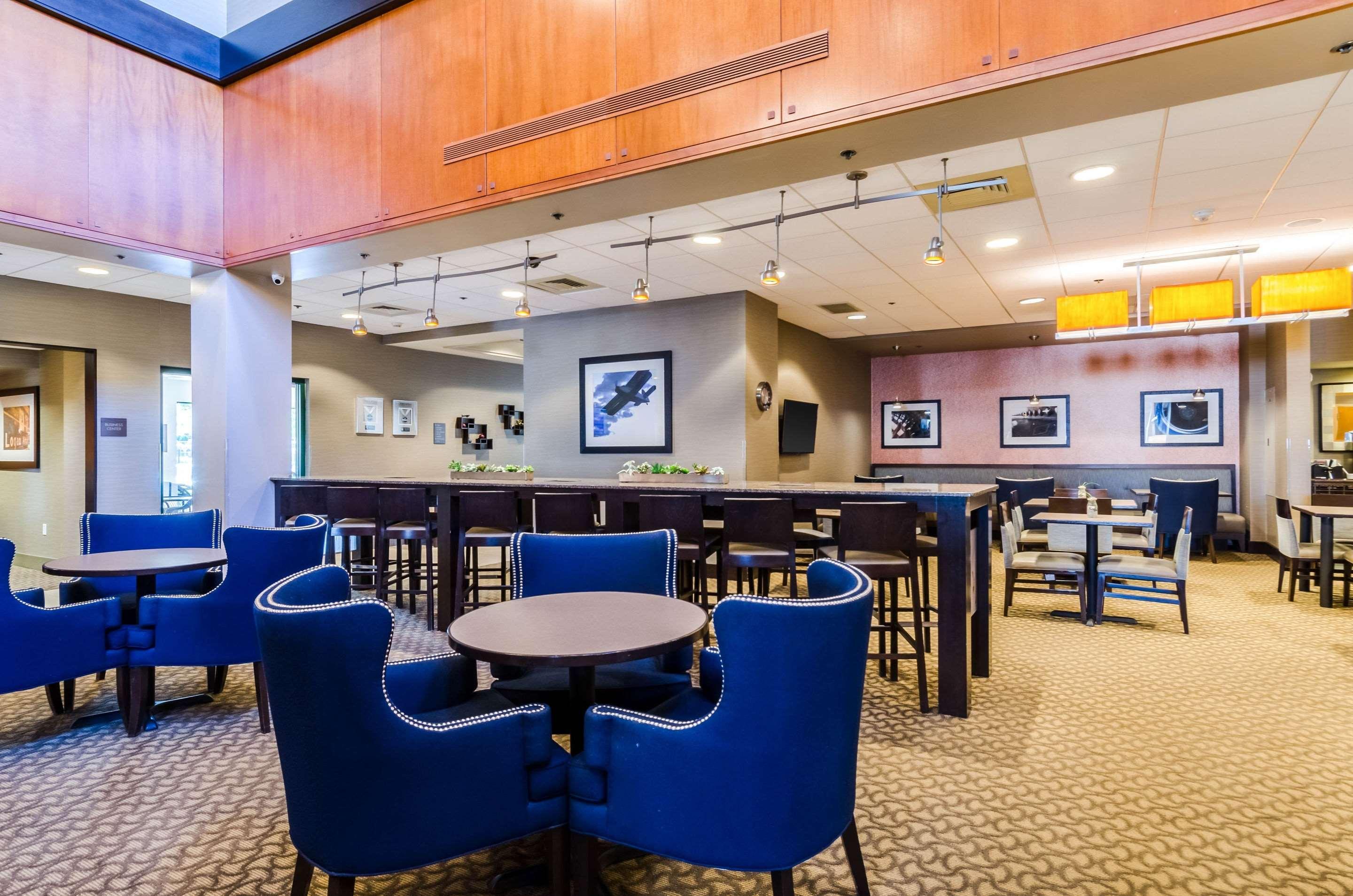 Comfort Inn & Suites Logan International Airport Revere Exterior foto