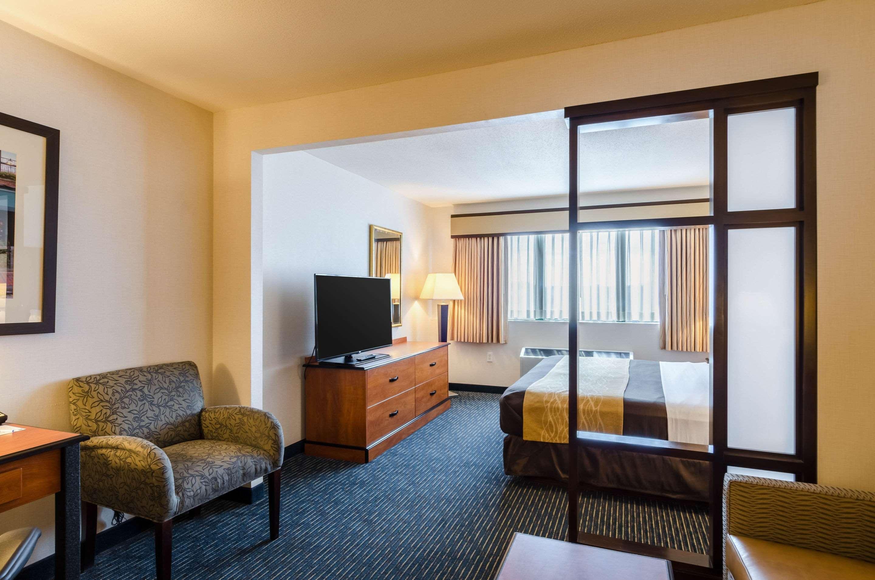 Comfort Inn & Suites Logan International Airport Revere Exterior foto