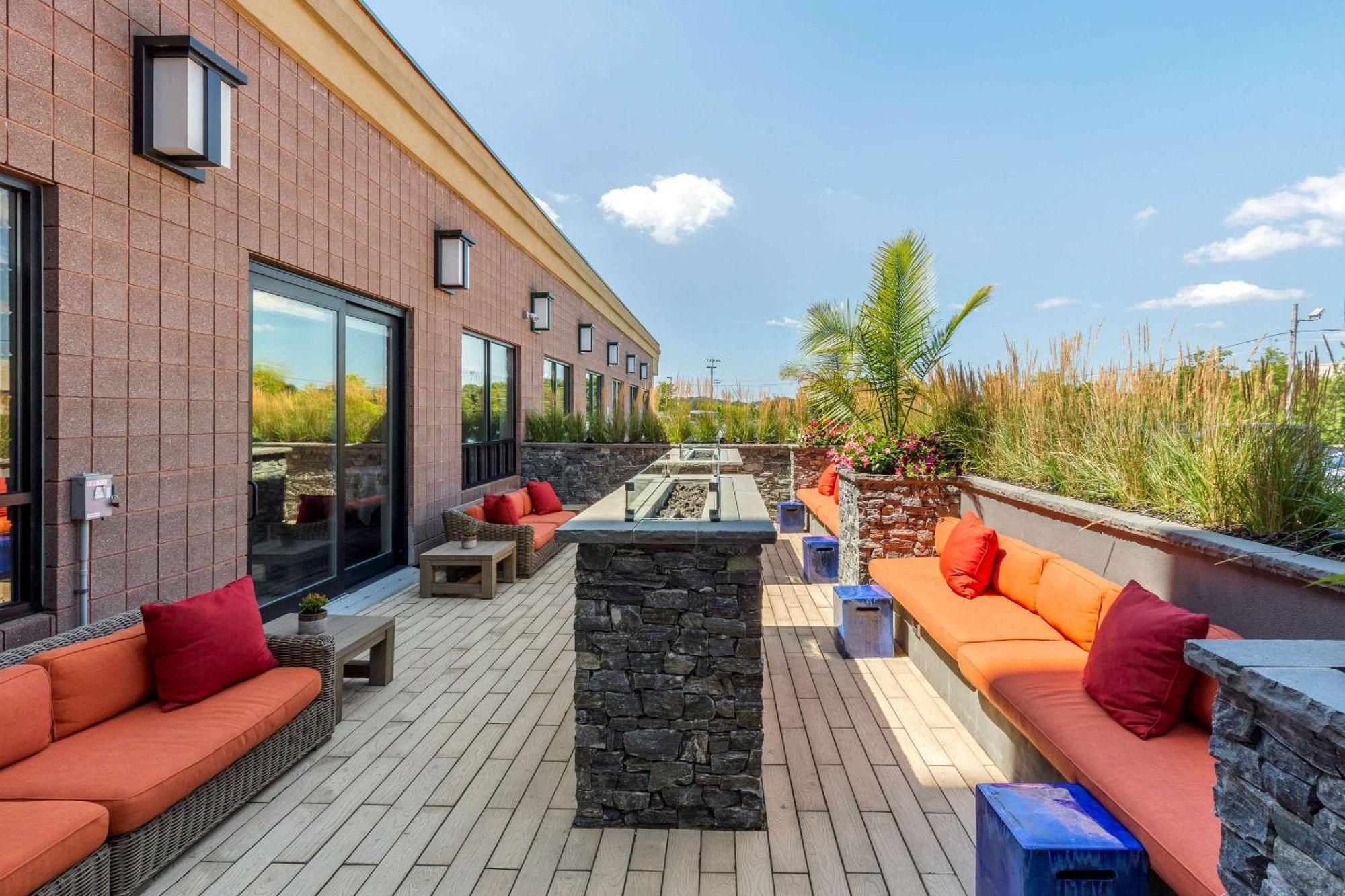 Comfort Inn & Suites Logan International Airport Revere Exterior foto