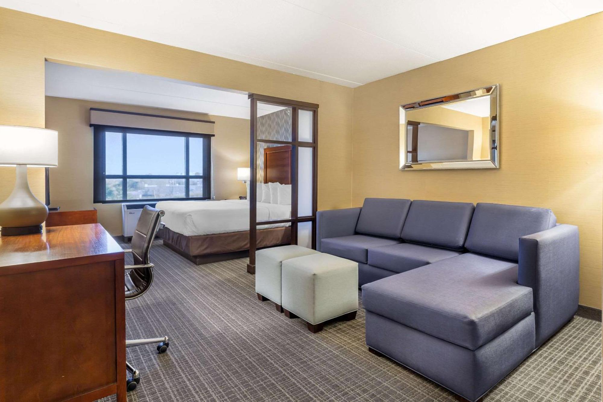 Comfort Inn & Suites Logan International Airport Revere Exterior foto
