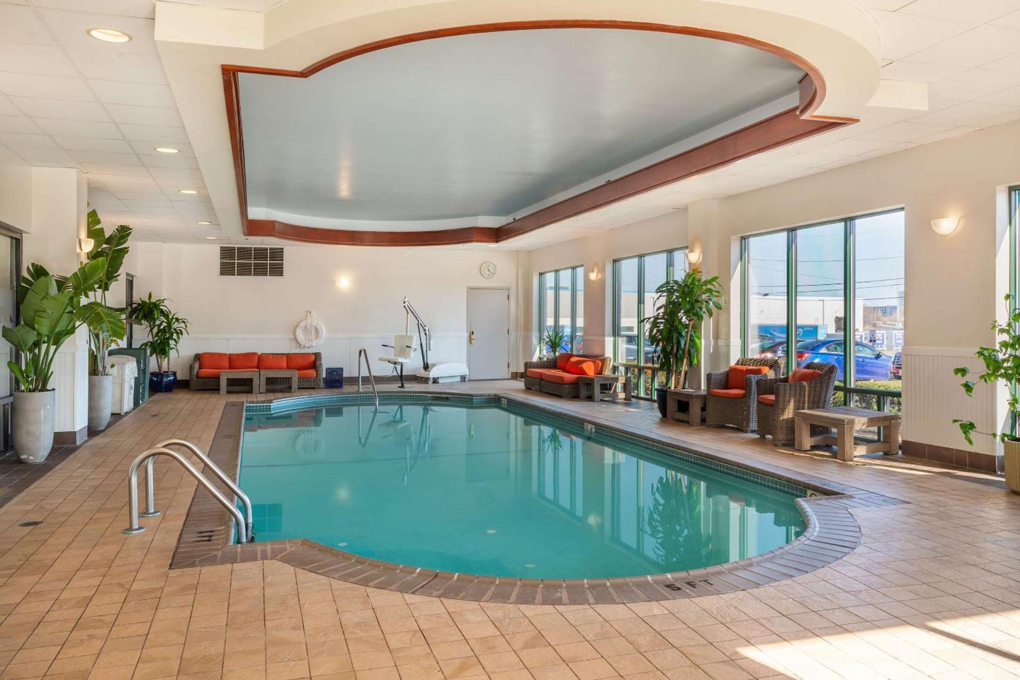 Comfort Inn & Suites Logan International Airport Revere Exterior foto