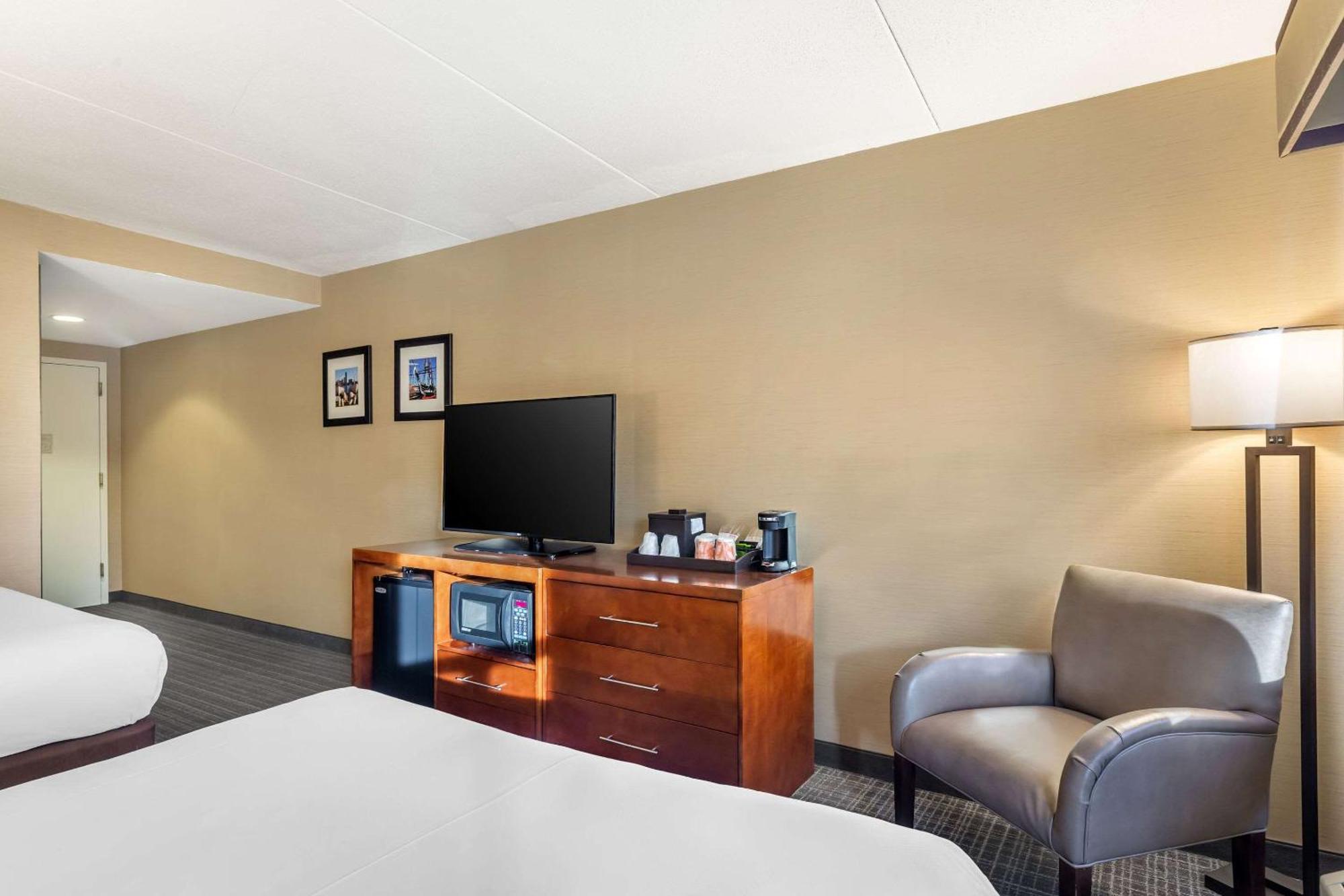 Comfort Inn & Suites Logan International Airport Revere Exterior foto