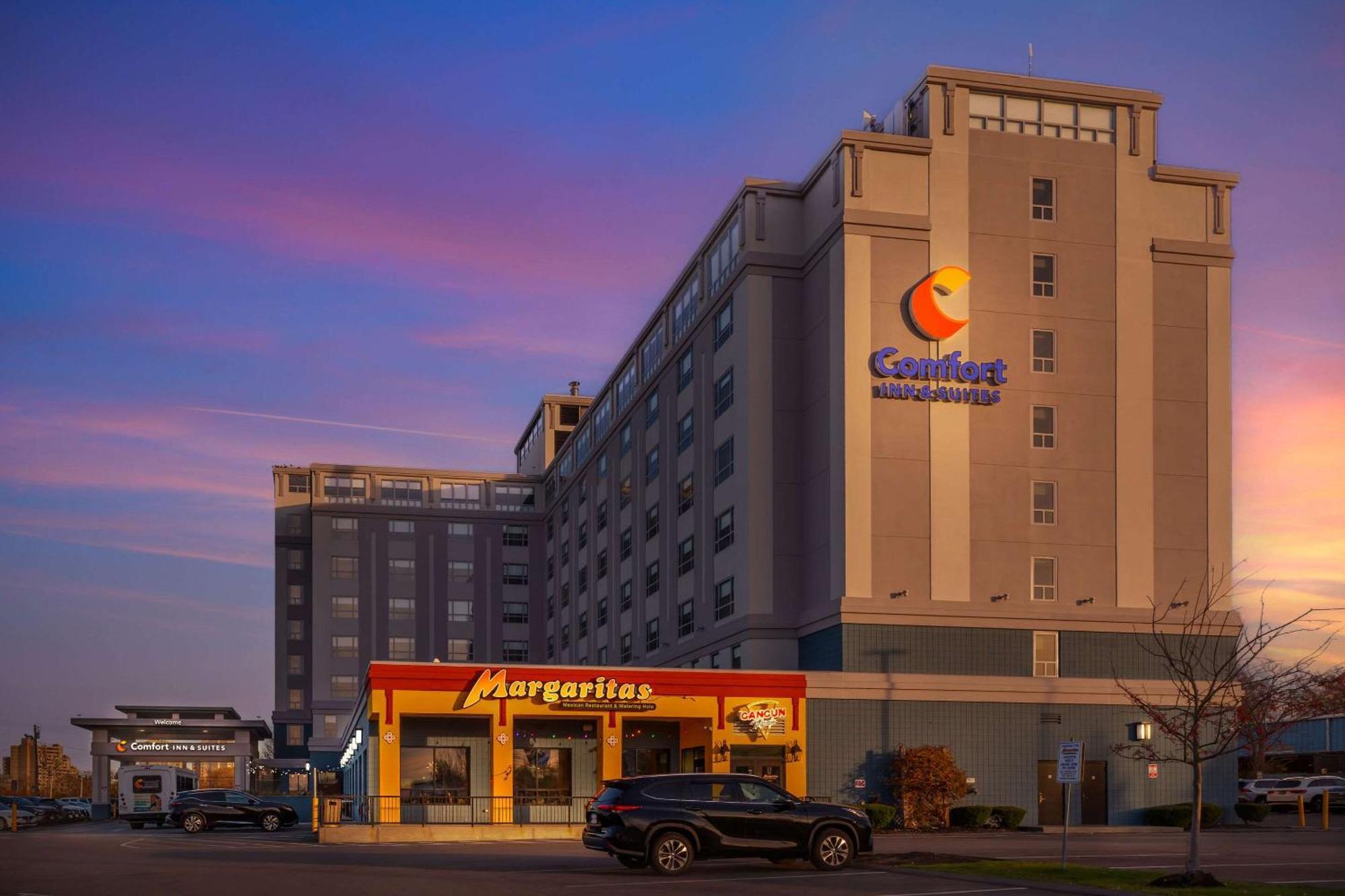 Comfort Inn & Suites Logan International Airport Revere Exterior foto