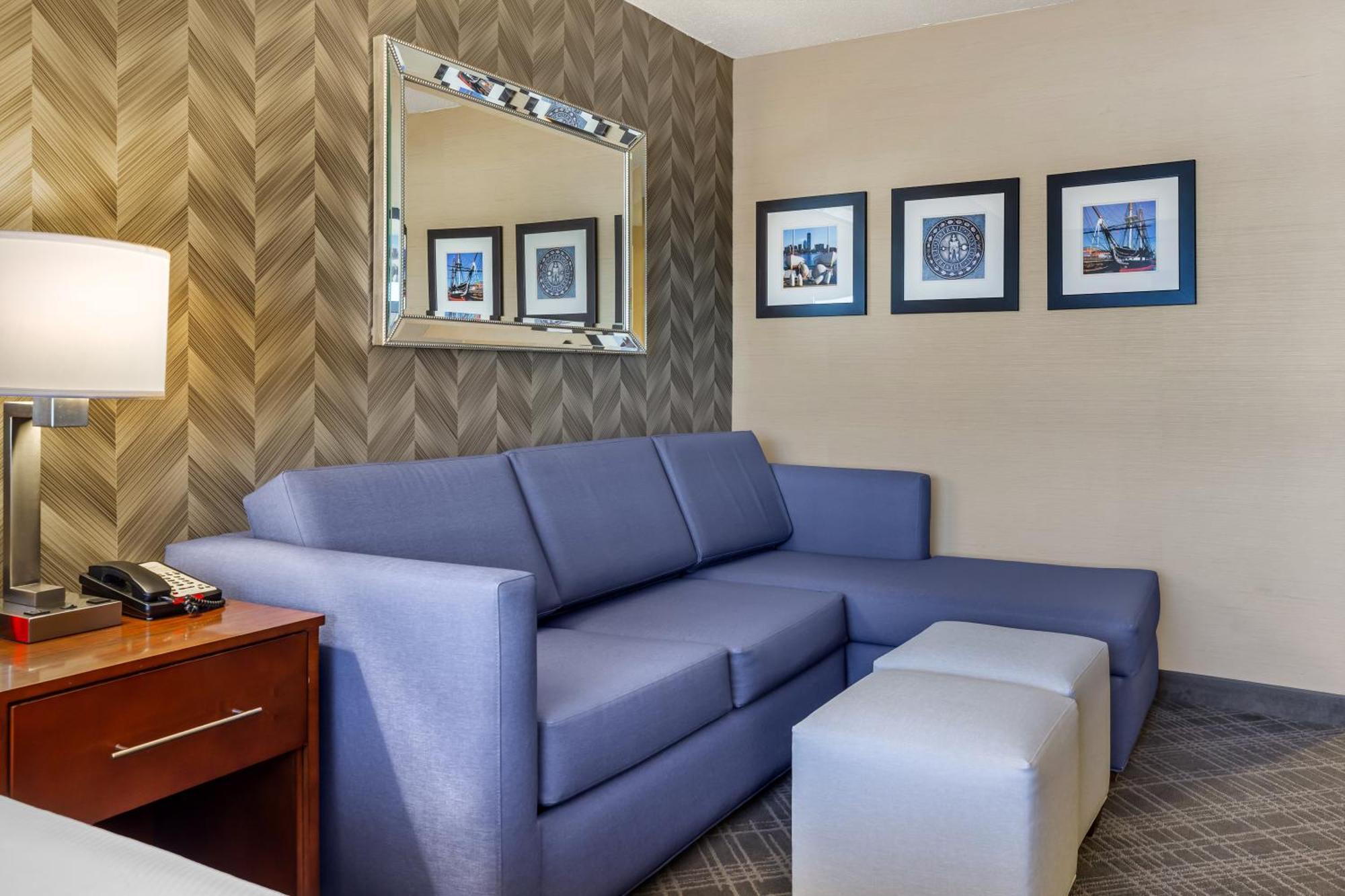 Comfort Inn & Suites Logan International Airport Revere Exterior foto
